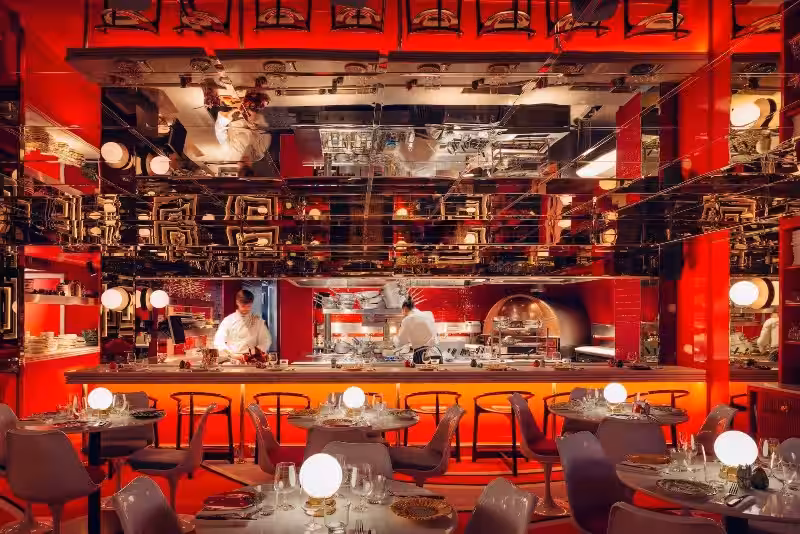 Ave, María: Un Eco Espiritual en la Religión y la Vida Cotidiana